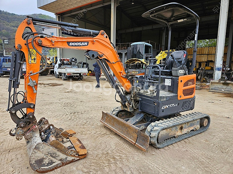 두산 DX17Z 7 2020년식 가동2900 버켓3종 1.7톤급 미니 중고굴삭기 미니017--0